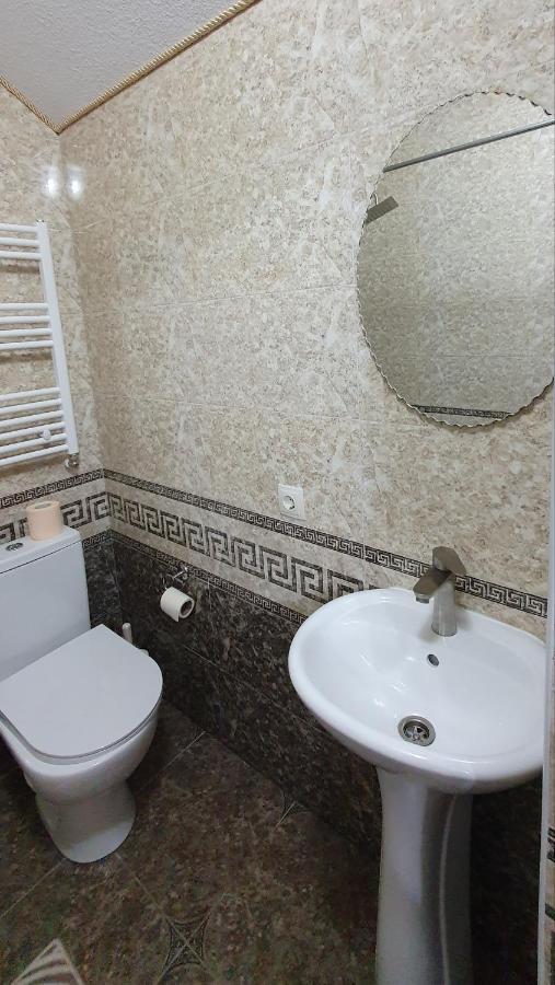 Hotel Konus Falesti Luaran gambar